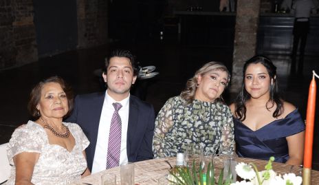 Enriqueta, Paulo Rivera, María y Ana Paola.