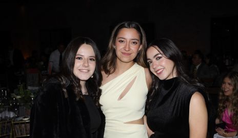  Montse, Andrea y Alejandra.