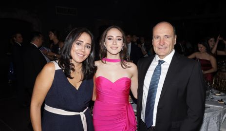  Diana Méndez, Mariana Cabral y Fernando Cabral.