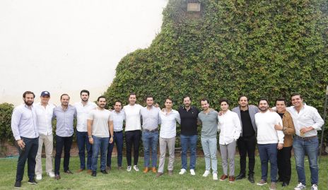  Ricardo Andrés con todos sus amigos.