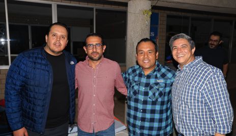  Alejandro, Arturo, Manuel y Roberto.