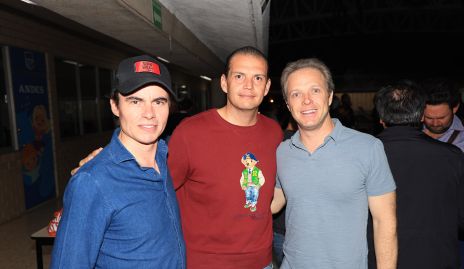  Luis José Martínez, Mauricio Ruiz y Tato Flores.