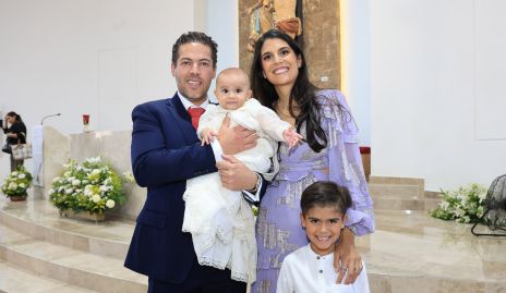  Paco Dauajare y Adriana Torres con sus hijos Pablo y Santiago.