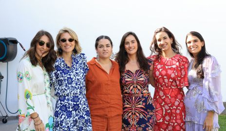  Ceci Castelo, Sofía Torre, Isabel Torre, Magda Foyo, Maite Torres y Adriana Torres.