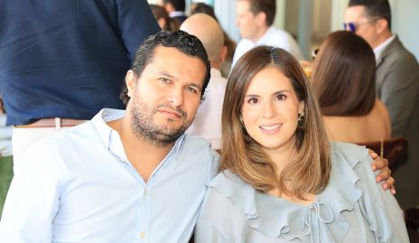  José Ramón Barragán y Valeria Flores.