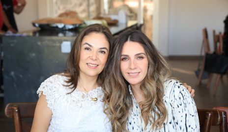  Angélica Padrón y Sofía Carlos.