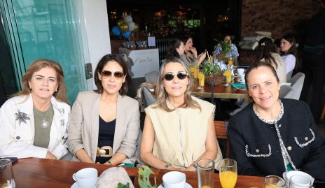  Adriana Carrera, Maribel Lozano, Roxana Serna y Patricia Fernández.