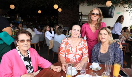  María de los Ángeles Valle, Gabriela Gómez, Paty Gaviño y María Pizzuto.