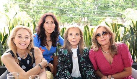  Tayde Gaviño, Alma Mata, Elena y Patricia Gaviño.