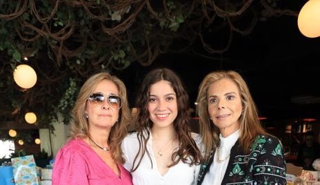  Paty Gaviño, Arantza y Elena Gaviño.