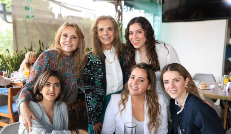  Familia Gaviño, Anabel, Elena y Arantza Gaviño, Paty Gómez, Any Gómez y Fernanda Orozco.