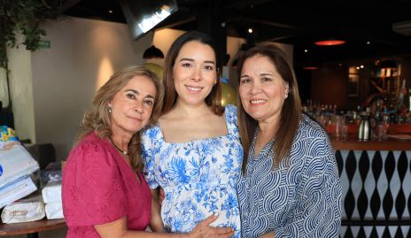  Paty Gaviño, Michell Cano y Cristina Gálvez.