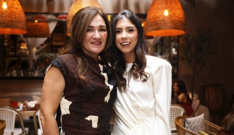  Ana María Anaya con su nuera Paola Dávila.