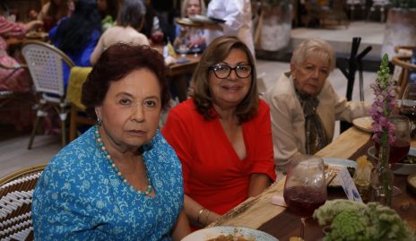  Eva Pardo, María Angélica García y Amelia Higuera.