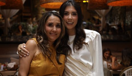  Martha Chalita y Paola Dávila.