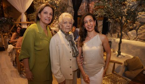  Claudia Quintero, Amelia Higuera y Fer Quintero.