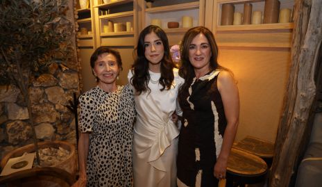  Any Rossel, Paola Dávila y Ana María Anaya.