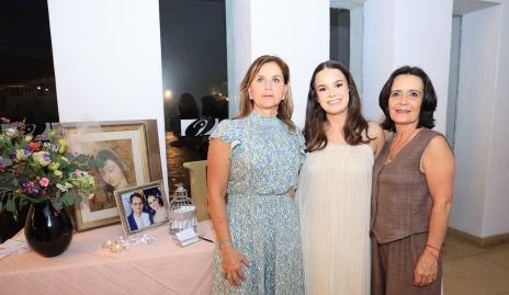  Lorena Robles, Regina Carrillo y Gabriela Valverde.