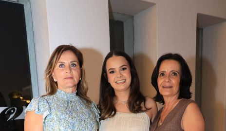  Lorena Robles, Regina Carrillo y Gabriela Valverde.