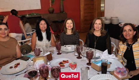  Elizabeth Duque, Leticia Ruiz, Isela Rodríguez, Marcela Pozas y Mónica Alcalde.
