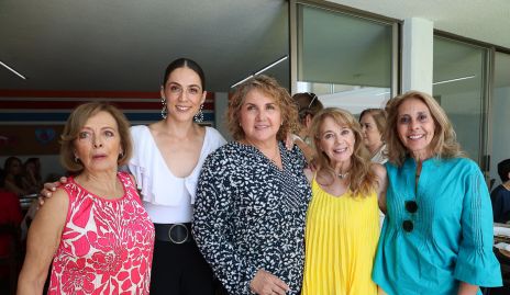  Rosana Benavente, Gabriela Benavente, Rosy Lara, Tayde Gaviño y Lucila Gaviño.