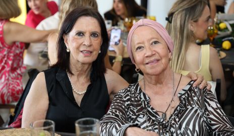  Luz María Villasuso y Ángeles Pérez.