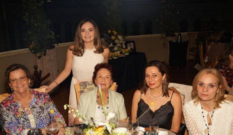  Martha Pizzuto, Gabriela Martins, Eva Pardo, Verónica Anaya y Mayi Ruiz.