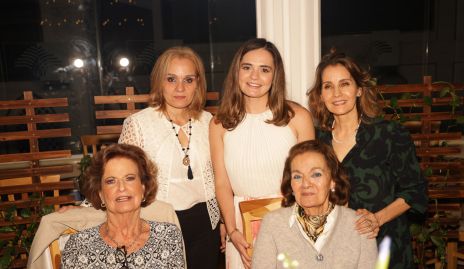  Mayi Ruiz, Gabriela Martins, Cristina Ruiz, Coco Pizzuto y Priscila Leyva.