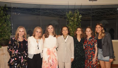  Adelina Lasso de la Vega, Mayi Ruiz, Gabriela Martins, Priscila Leyva, Cristina Ruiz, Fantina Lasso de la Vega y Andrea Sigler.