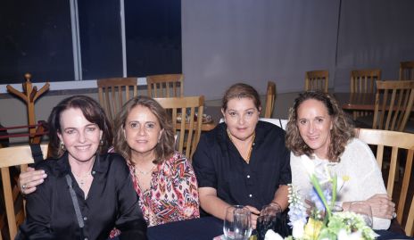  Lourdez Gómez, Maru Martínez, Lourdes Cabello y Clara Perogordo.
