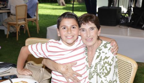  Maggie Jourdain con su nieto Santiago.