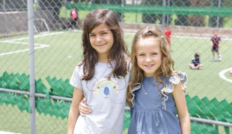  Ana y Priscila.