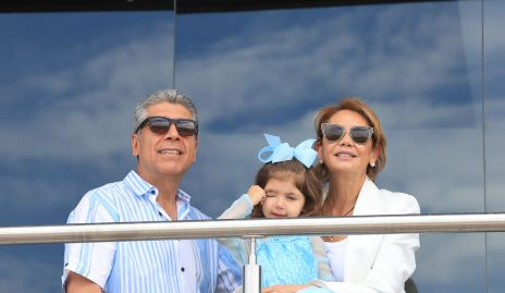  Rafael e Isabel con su nieta Carola.