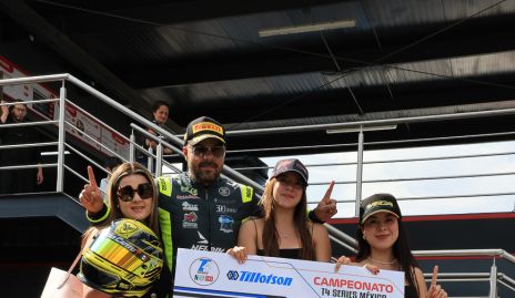  Branda Fernández, Oscar Cantú, Valentina y Lía Cantú Fernández.
