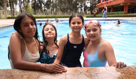  María José Macías, Jill Regil, Luciana Robles y Nisa De Leon.