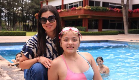  Georgina Castillo y su hija Nisa De Leon.