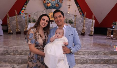  Adriana Zapata y Christian Figueroa con su hijo Nicolás.