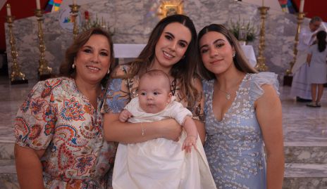  Adriana Enríquez, Adriana Zapata, Mariana Zapata y Nicolás.