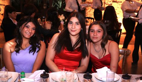 Lía Sandoval, Dalel Abraham y Romina Silos.