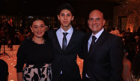 Denisse Ovalle, Santiago Lozano y José Luis Lozano.