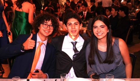  Pablo Dávila, Santiago Lozano y Patricia Gomez.