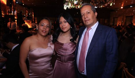  Beatriz Posadas, Natalia Téllez y Gerónimo Téllez.