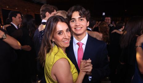  Vanessa Galarza con su hijo Gonzalo.