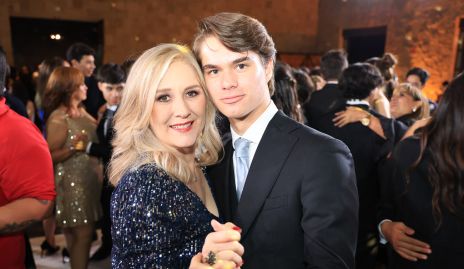  Gabriela Dorador con su hijo Gabriel.