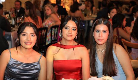  Fanny, Carla y Natalia.