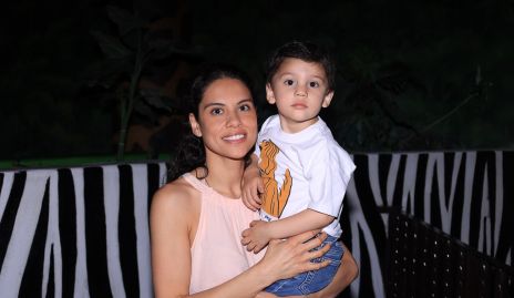  Gonzalo Torres y Vero González.