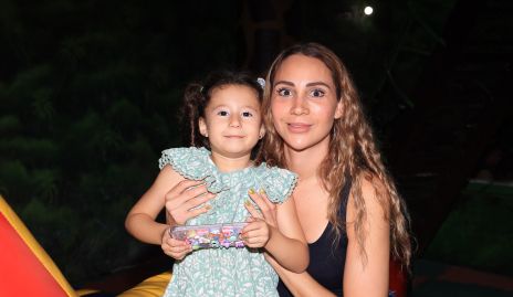  Priscila Payán y Evelyn Arredondo.