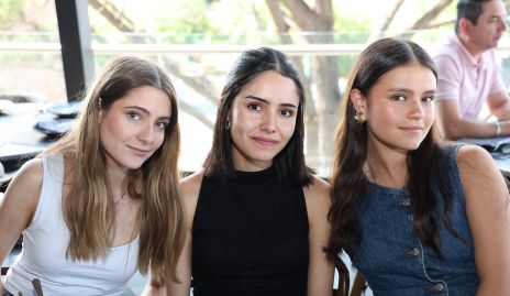  Cayetana Fernández, María José Hernández y Camila Lomas.