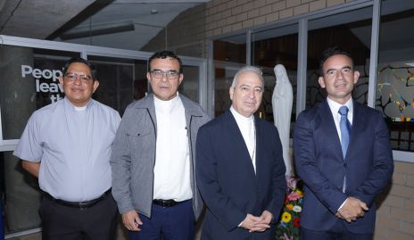  Padre Alejandro, Padre Chava, Arzobispo Jorge Alberto Cavazos y Benjamín Conde.