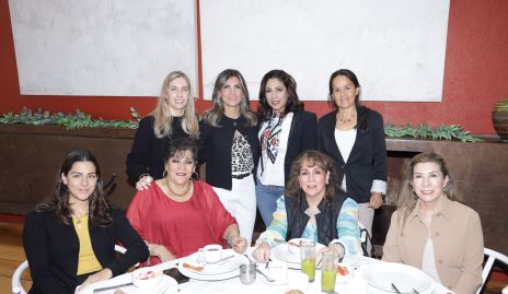  Paty Alvarado, Paty Torres Corzo, Gaby Alvarado, Verónica de Zamanillo, Beatriz Martínez, Lila González, Roxana Gutiérrez y Lorena González.